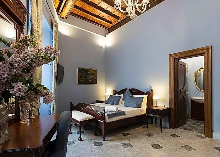 Navona Grand